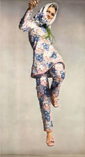 Twiggy by Richard Avedon (1968)