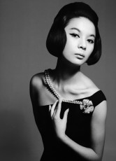 Hiroko Matsumoto by Richard Avedon (1960)