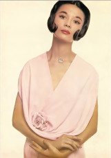 Hiroko Matsumoto by Richard Avedon (1960)