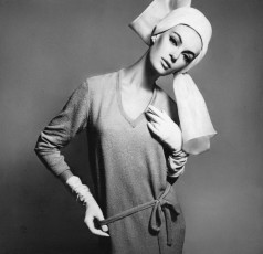 Nena von Schlebrugge by Richard Avedon (1963)