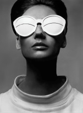 Simone d’Aillencourt by Richard Avedon (1965)