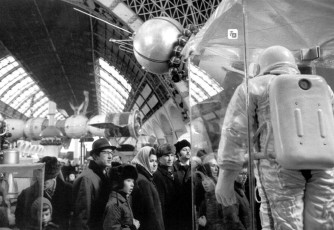 Moscow, VDNKH. A group of visitors in the space pavilion by Henri Cartier-Bresson (1972)