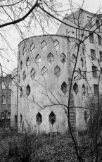 Moscow. The house was built by the Soviet architect Konstantin Melnikov by Henri Cartier-Bresson (1972)