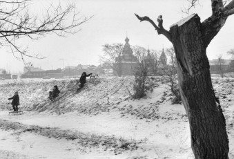 Suzdal by Henri Cartier-Bresson (1972)