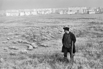 Georgia, Rustavi by Henri Cartier-Bresson (1972)