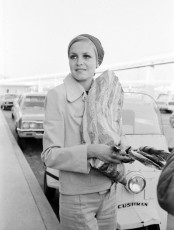 Twiggy (at Disneyland) by Ralph Crane (1967)