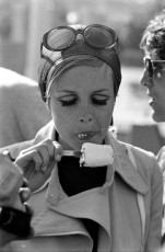 Twiggy (at Disneyland) by Ralph Crane (1967)