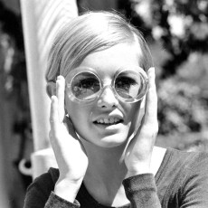 Twiggy (Beverly Hills) by Ralph Crane (1967)