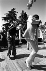 Twiggy dancing with Sonny and Cher (Beverly Hills) by Ralph Crane (1967)