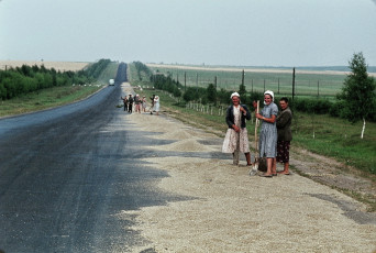 Minsk-Smolensk, Wheat drying by Jacques Dupaquier (1964)