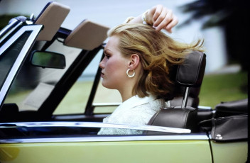 Patti Hansen by Arthur Elgort (1976)