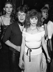 Rick, Liz Derringer, Bebe Buell (left behind) by Ron Galella (1977)