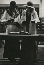 Vivienne Lynn, unknown model by Ku Khanh (1973)