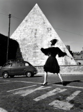 Dorothy McGowan by William Klein (1960)