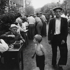 Moscow, In a city park the men gather to play by William Klein (1960)