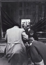 Moscow, Lenin in shop window by William Klein (1960)