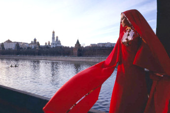 Fashions (Slava Zaitsev) at the Moskva River by Fred Maroon (1967, Moscow)