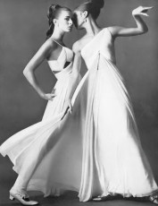 Agneta Darin, Beate Schulz by James Moore (1966)