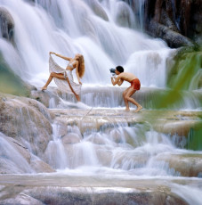 Jerry Hall, Antonio Lopez by Norman Parkinson (1975)