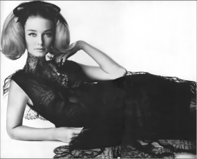 Tania Mallet by Irving Penn (1964)