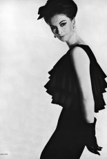 Wilhelmina Cooper by Karen Radkai (1962)