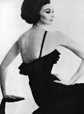 Wilhelmina Cooper by Karen Radkai (1962)