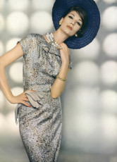 Simone d’Aillencourt by Karen Radkai (1960)