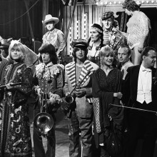 The cast and crew (ROCK AND ROLL CIRCUS) by Michael Randolph (1968)