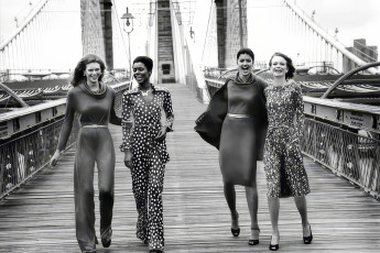 Lisa Taylor, Janice Dickinson, Shelley Hack by Mike Reinhardt (1976)