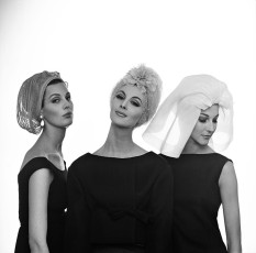 Wilhelmina Cooper (center) by Jack Robinson (1960)