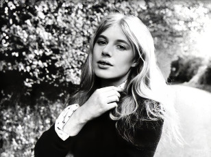 Marianne Faithfull by Bill Rowntree (1970)