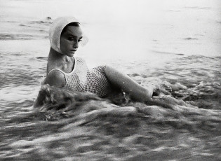 Beate Schulz by Francesco Scavullo (1965)