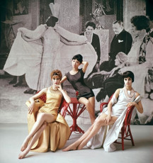 Orla Ni Shiochain, Hiroko Matsumoto, Audrey Sedor by Mark Shaw (1961)