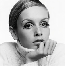 Twiggy by Ronald Traeger (1967)