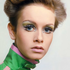 Twiggy by Ronald Traeger (1967)