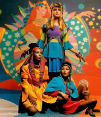 Kellie Wilson, Pattie Boyd, Elisa Ngai by Ronald Traeger (1967)