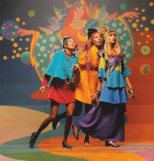 Elisa Ngai, Kellie Wilson, Pattie Boyd by Ronald Traeger (1967)