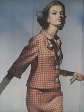 Nena von Schlebrugge by Karen Radkai / Vogue USA (1962.02)