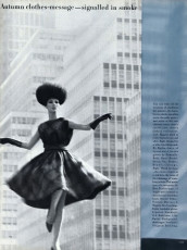 Simone d'Aillencourt by Horst P. Horst / Vogue USA (1962.08/2)