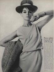 Jean Shrimpton by William Klein / Vogue USA (1963.04/2)
