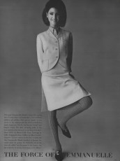 Benedetta Barzini by Irving Penn / Vogue USA (1965.01)