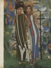 Benedetta Barzini (l) by Gordon Parks / Vogue USA (1965.03)
