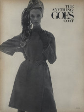 Veruschka by Bert Stern / Vogue USA 1965.03/2)