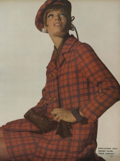 Veruschka by Irving Penn (Vogue USA 1966.09)