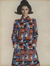 Benedetta Barzini by Irving Penn (Vogue USA 1967.02)