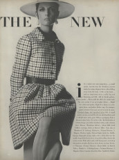 Benedetta Barzini by Irving Penn (Vogue USA 1967.03/2)