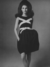 Benedetta Barzini by Gianni Penati (Vogue USA 1967.04)