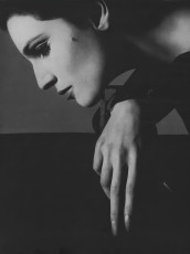 Benedetta Barzini by Richard Avedon (Vogue USA 1968.02/2)