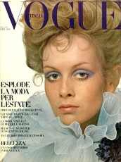 Twiggy by Justin de Villeneuve / Vogue ITA (1969.05)