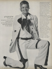 Susan Schoenberg by Irving Penn (Vogue USA 1969.09/2)